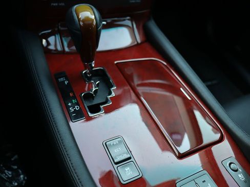 Used 2010 Lexus LS 460 image 28