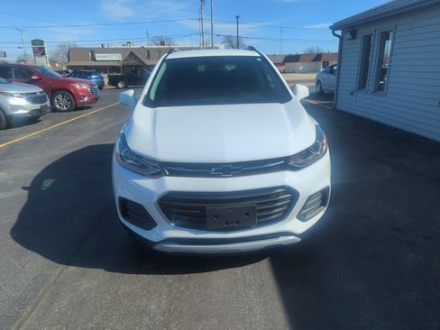 Used 2020 Chevrolet Trax LT w/ Driver Confidence Package image 2