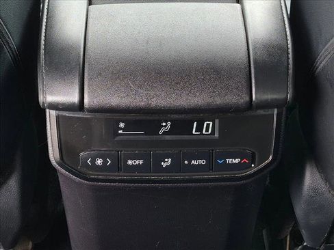 Used 2024 Toyota Highlander XSE FWD image 18
