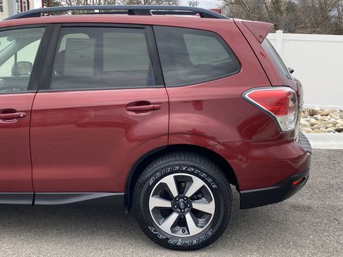 Used 2017 Subaru Forester 2.5i Premium w/ All-Weather Package image 4