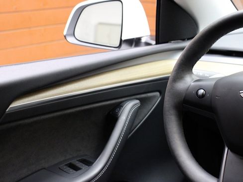 Used 2023 Tesla Model Y Long Range image 33