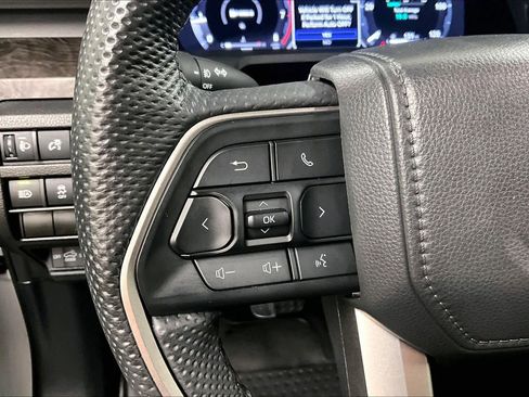 Used 2025 Toyota Tacoma Limited AWD/4WD image 22