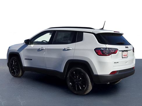 New 2026 Jeep Compass Latitude image 11