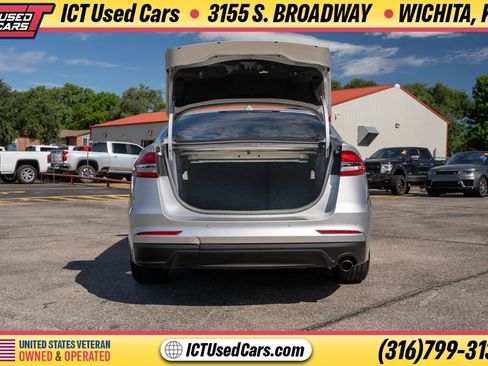 Used 2019 Ford Fusion SE FWD image 5