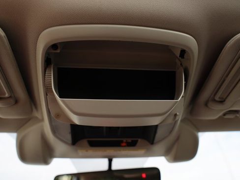 Used 2019 Subaru Forester Premium w/ All-Weather Package image 35