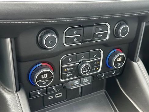 Used 2022 Chevrolet Tahoe Z71 w/ Z71 Off-Road Package image 29