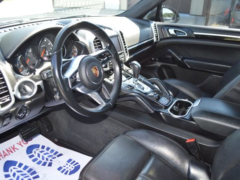 Used 2016 Porsche Cayenne AWD/4WD image 14