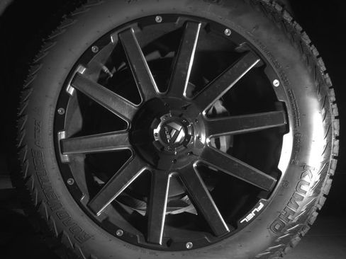 Used 2019 Toyota Sequoia TRD Sport w/ TRD Sport Premium Package AWD/4WD image 9