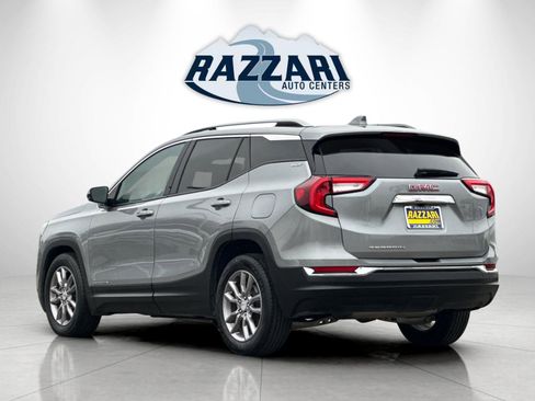 Used 2024 GMC Terrain SLT image 5