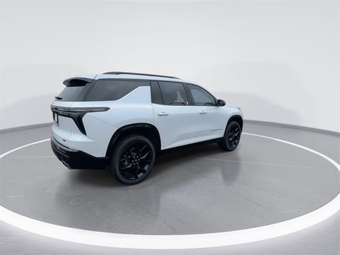 Used 2025 Chevrolet Traverse RS image 8