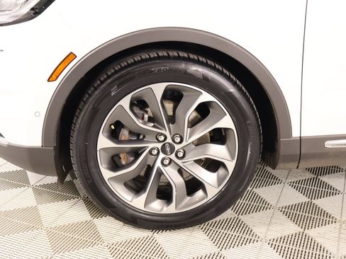 Used 2022 Lincoln Nautilus Reserve AWD/4WD image 18