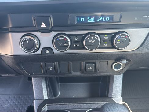 Used 2022 Toyota Tacoma SR AWD/4WD image 21