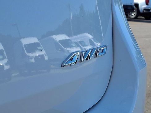 Used 2024 Ford Explorer XLT w/ Equipment Group 202A AWD/4WD image 9
