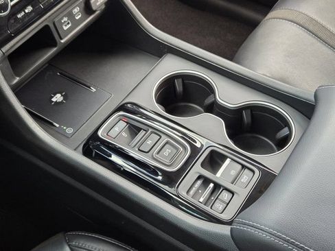 Used 2025 Honda Pilot Touring image 20