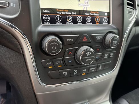 Used 2018 Jeep Grand Cherokee Altitude RWD image 51