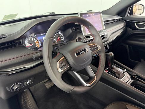 Certified 2025 Jeep Compass Trailhawk AWD/4WD image 19