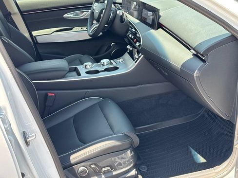 New 2026 Genesis GV70 2.5T Advanced AWD/4WD image 15