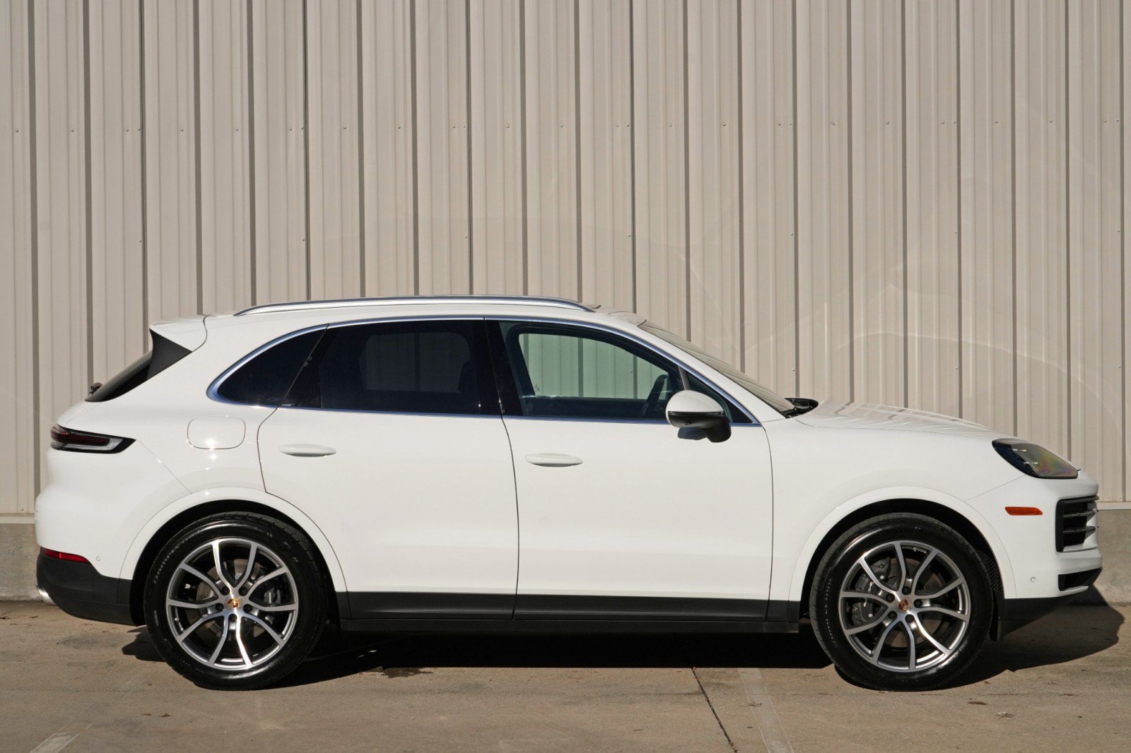 Used 2026 Porsche Cayenne AWD/4WD image 54