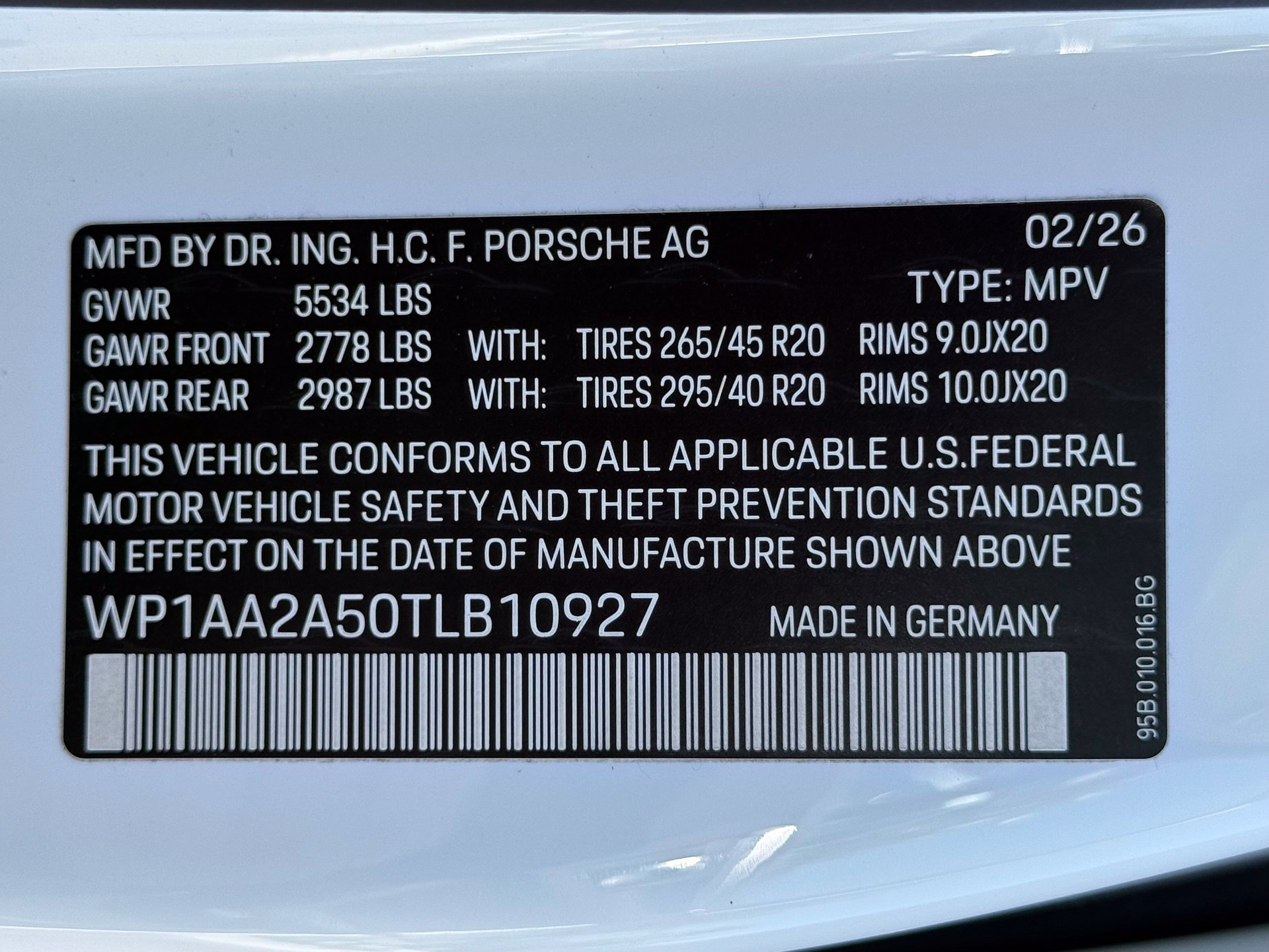 Used 2026 Porsche Macan AWD/4WD image 36