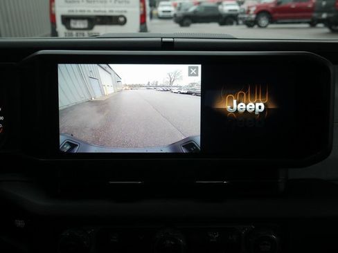 New 2025 Jeep Gladiator Sport image 4