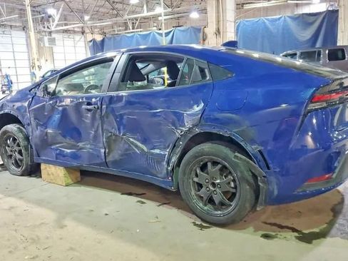 Used 2024 Toyota Prius LE FWD image 57