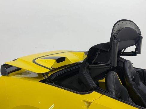 Used 2018 Chevrolet Corvette Z06 RWD image 40