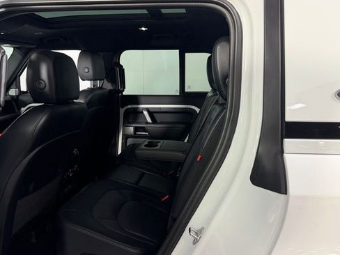 Used 2024 Land Rover Defender 130 X-Dynamic SE AWD/4WD image 29