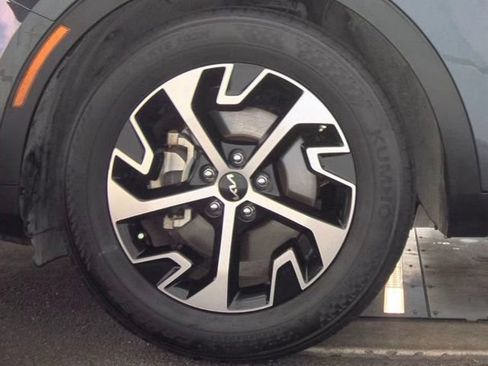 Certified 2024 Kia Sportage EX FWD image 4