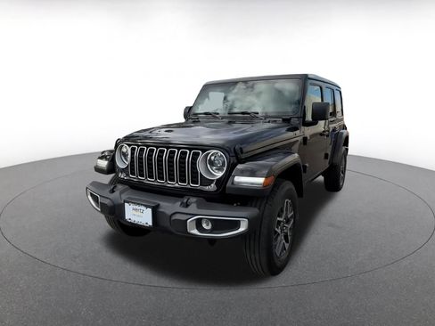 Used 2025 Jeep Wrangler Sahara image 7