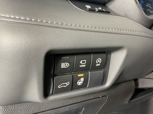 New 2026 Toyota Highlander Platinum image 16