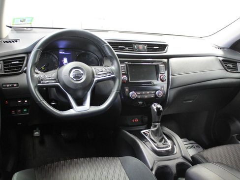 Used 2018 Nissan Rogue SV image 7