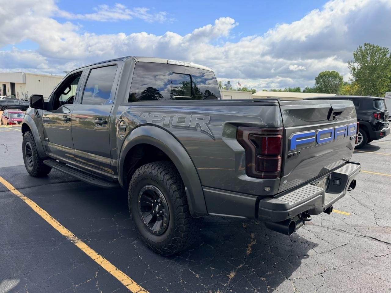 Used 2018 Ford F150 Raptor w/ Equipment Group 802A Luxury AWD/4WD image 5