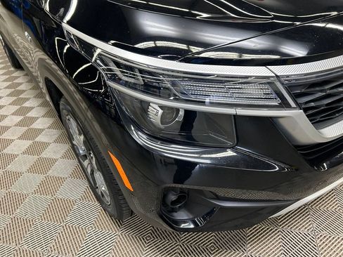 Used 2021 Kia Seltos EX AWD/4WD image 3