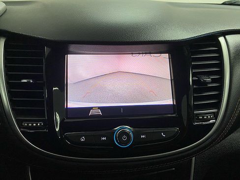 Used 2020 Chevrolet Trax LT w/ LT Convenience Package image 20