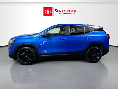 Used 2024 GMC Terrain SLE image 7