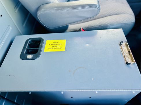 Used 2019 Chevrolet Express 3500 w/ Driver Convenience Package image 11