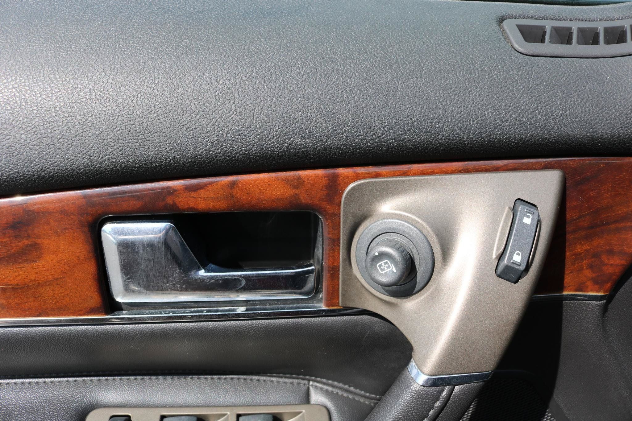 Used 2015 Lincoln MKX FWD w/ Walnut Swirl Wood Package image 14