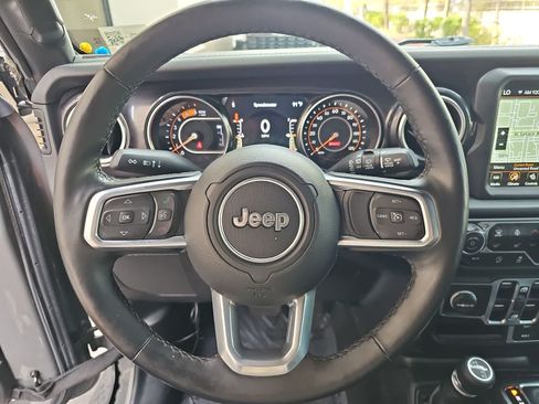 Used 2020 Jeep Wrangler Unlimited Sahara AWD/4WD image 19