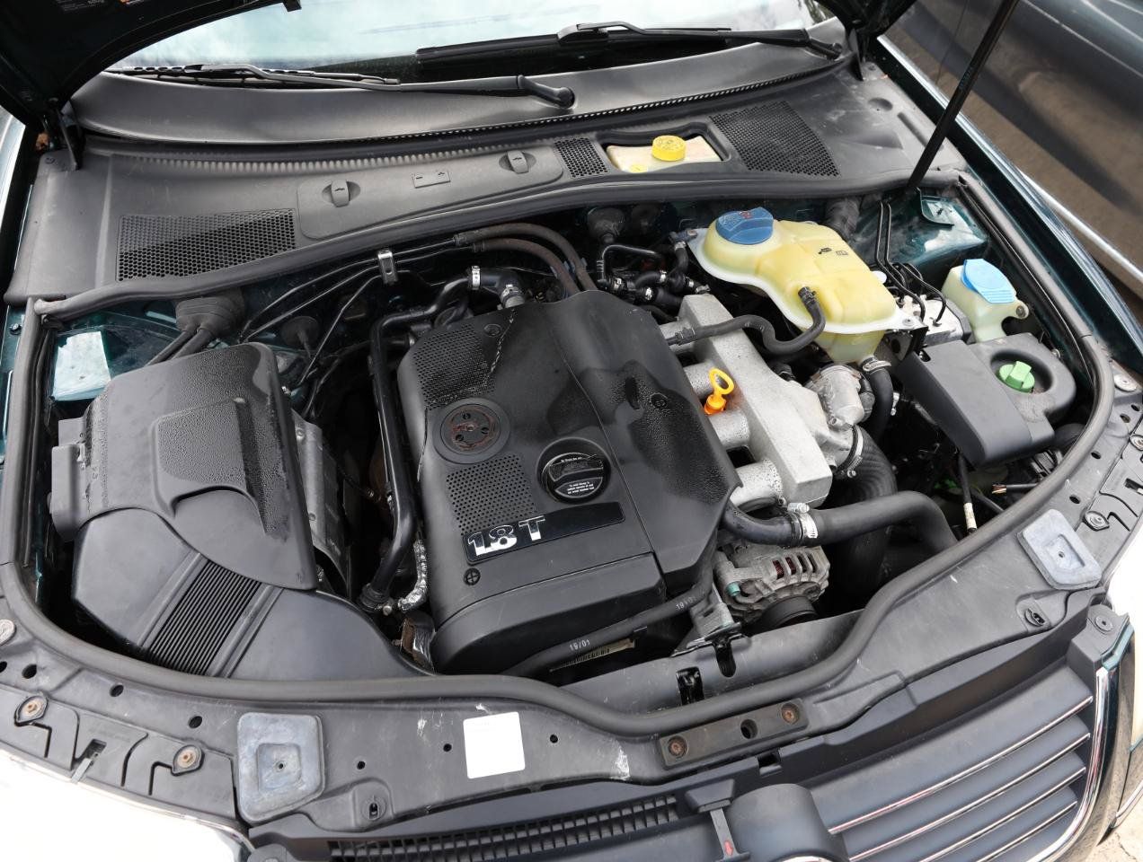 Used 2002 Volkswagen Passat GLS FWD image 23