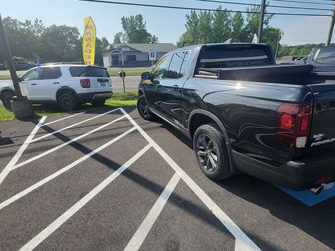 Used 2023 Honda Ridgeline Sport image 5