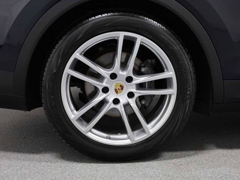 Certified 2023 Porsche Cayenne Coupe image 37