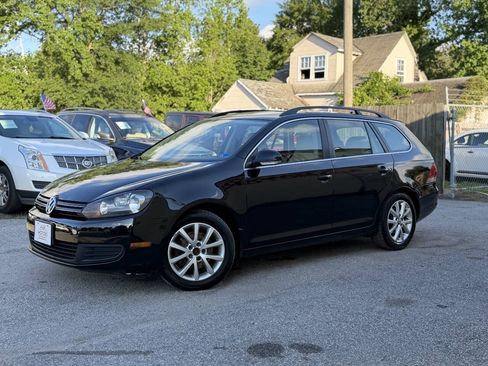 Used 2011 Volkswagen Jetta SE FWD image 2