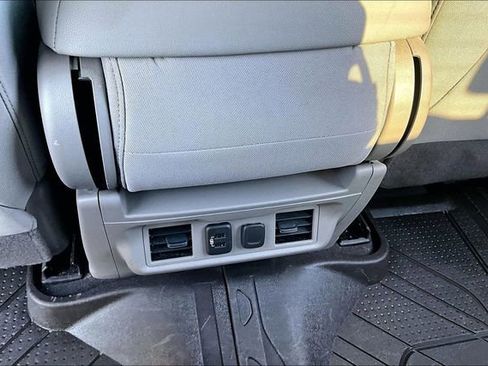Used 2023 Chevrolet Silverado 2500 LT w/ Convenience Package image 11