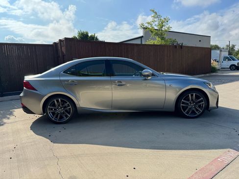Used 2018 Lexus IS 300 F Sport RWD image 2