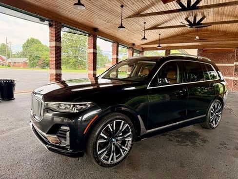 Used 2022 BMW X7 xDrive40i w/ Premium Package AWD/4WD image 1