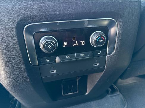Used 2021 Chevrolet Tahoe Premier w/ Premium Package AWD/4WD image 19