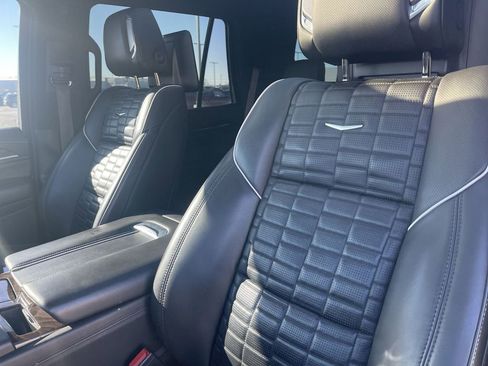 Used 2021 Cadillac Escalade Premium Luxury Platinum image 5