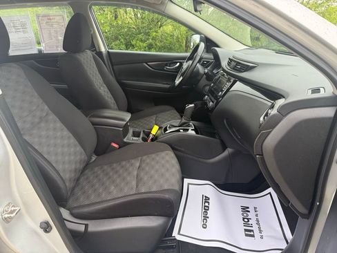 Used 2022 Nissan Rogue Sport SV FWD image 21