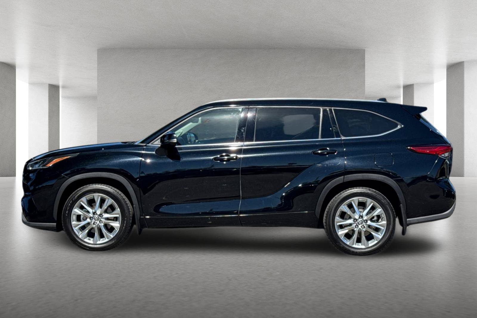 Used 2020 Toyota Highlander Limited AWD/4WD image 7