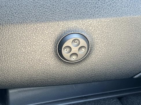 Used 2026 Mercedes-Benz GLC 300 4MATIC image 23